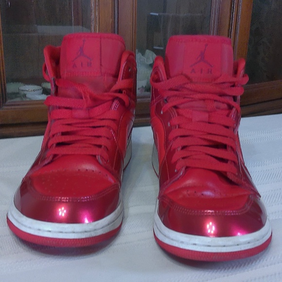 Clean Pr @VNTG Nike Air Jordan 1 Rivals, Retro Pomegranate Sneakers Woman’s Sz 8 - Picture 1 of 8